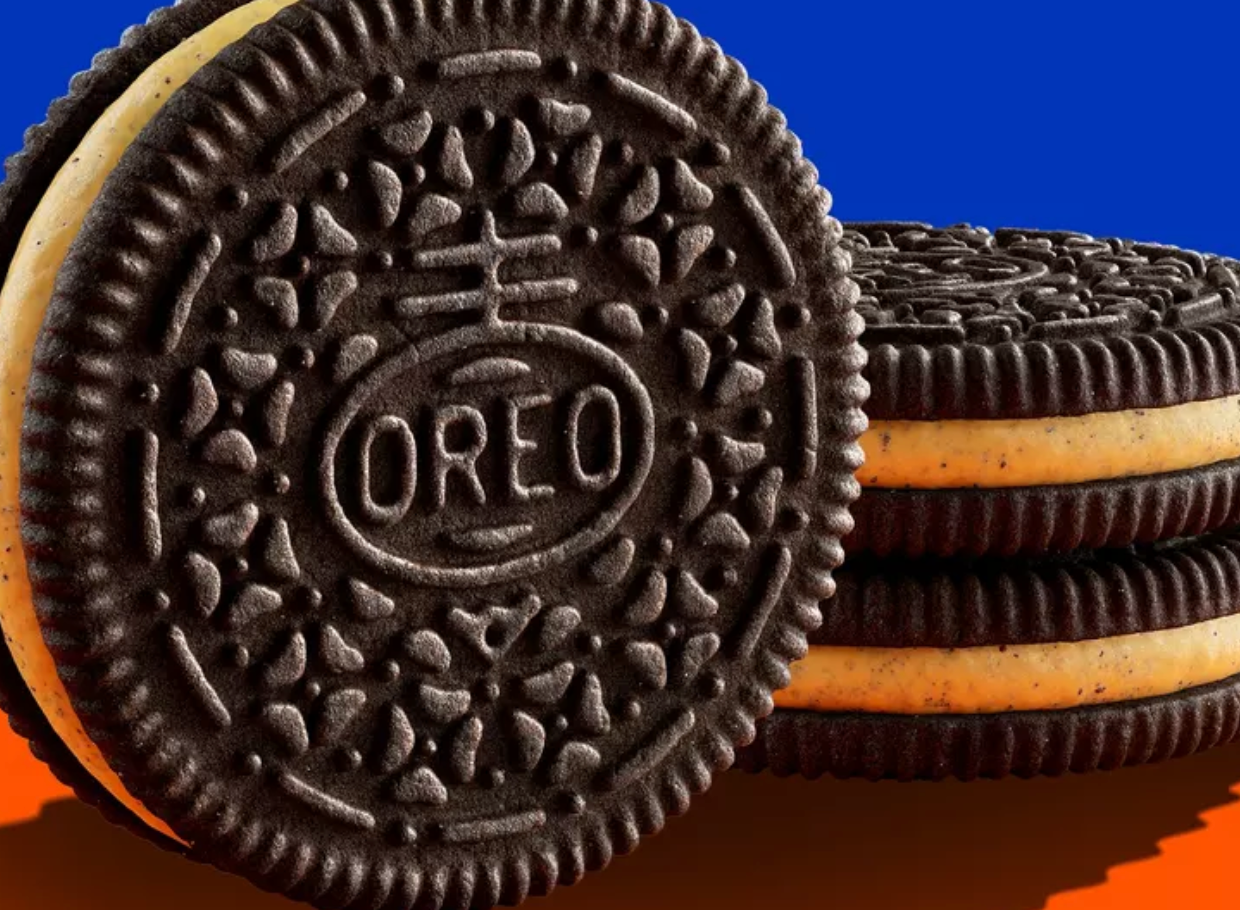Oreo Reese’s Peanut Butter Crème Chocolate Sandwich Cookies – 306 g Pack