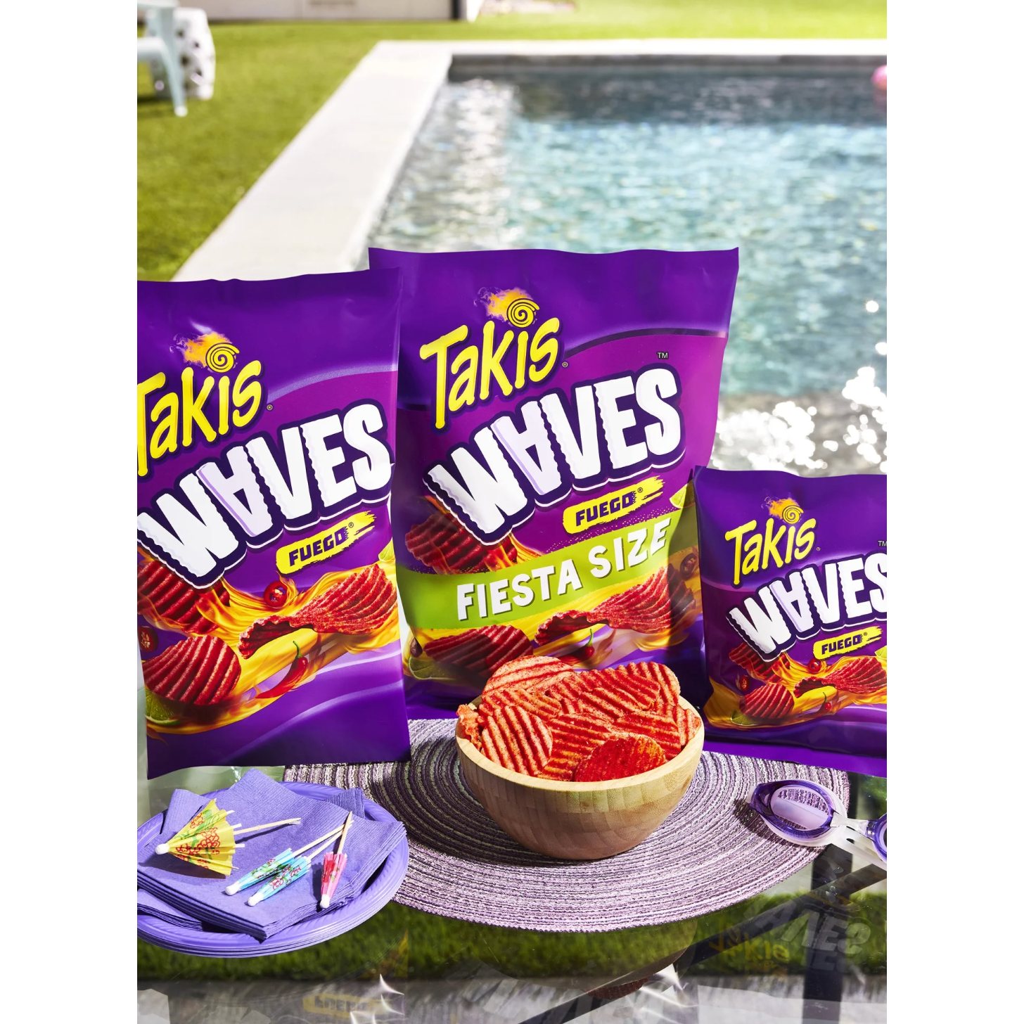 White Smoke Takis Fuego Waves – Hot Chilli Pepper Lime Wavy Potato Chips (227 g Sharing Bag)